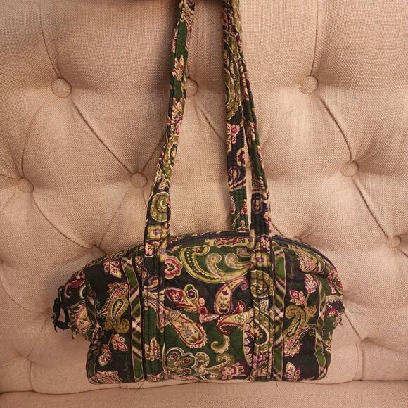 Vera Bradley Retired Chelsea Green Paisley Shoulder Bag and Matching Zip Wallet - Picture 1 of 4